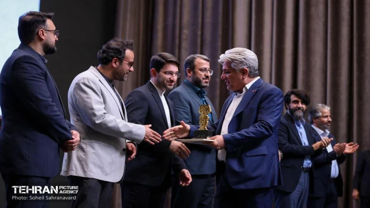 تقدیر از روابط عمومی و تبلیغات شرکت شهروند به‌عنوان روابط عمومی منتخب مدیریت ارتباطات بحران در سال ۱۴۰۵