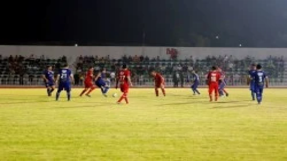 دربی پیشکسوتان استقلال و پرسپولیس در کیش با برتری آبی‌ها پایان یافت