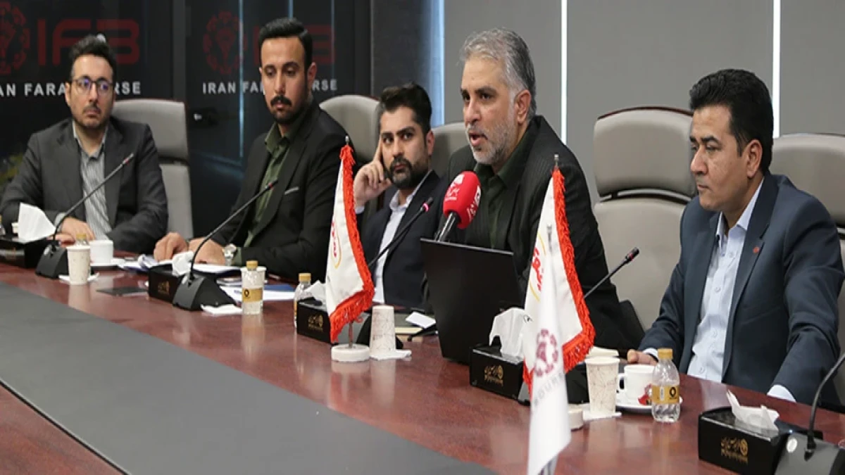 «لبن» با تولید روزانه ۳۰۵ تن شیر خام در آستانه عرضه اولیه