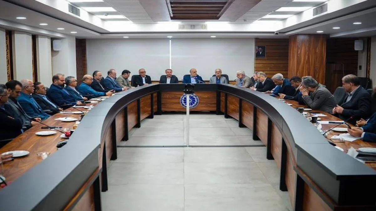 نشست مدیران كل و فعالان اقتصادی استان گیلان با رئیس پلیس امنیت اقتصادی فراجا